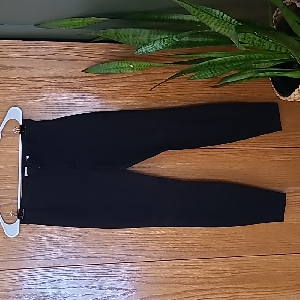 A NEW DAY Size 6 Black Stretchy Skinny Work Pants (Feels like leggings!)